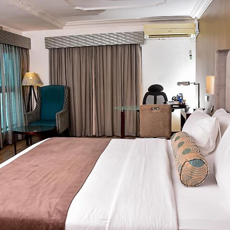 Protea Hotel By Marriott Lagos Kuramo Waters Exterior photo