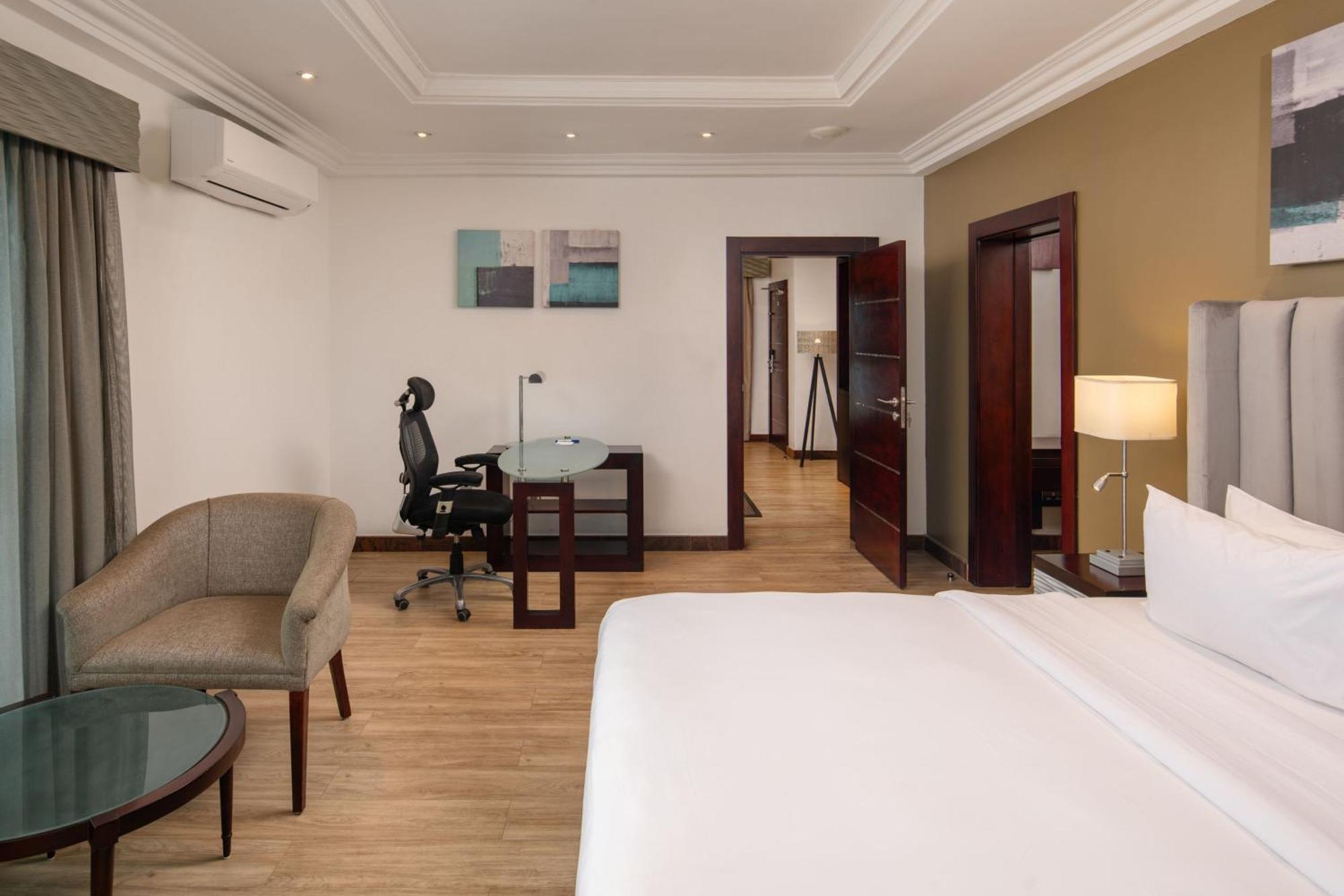 Protea Hotel By Marriott Lagos Kuramo Waters Exterior photo