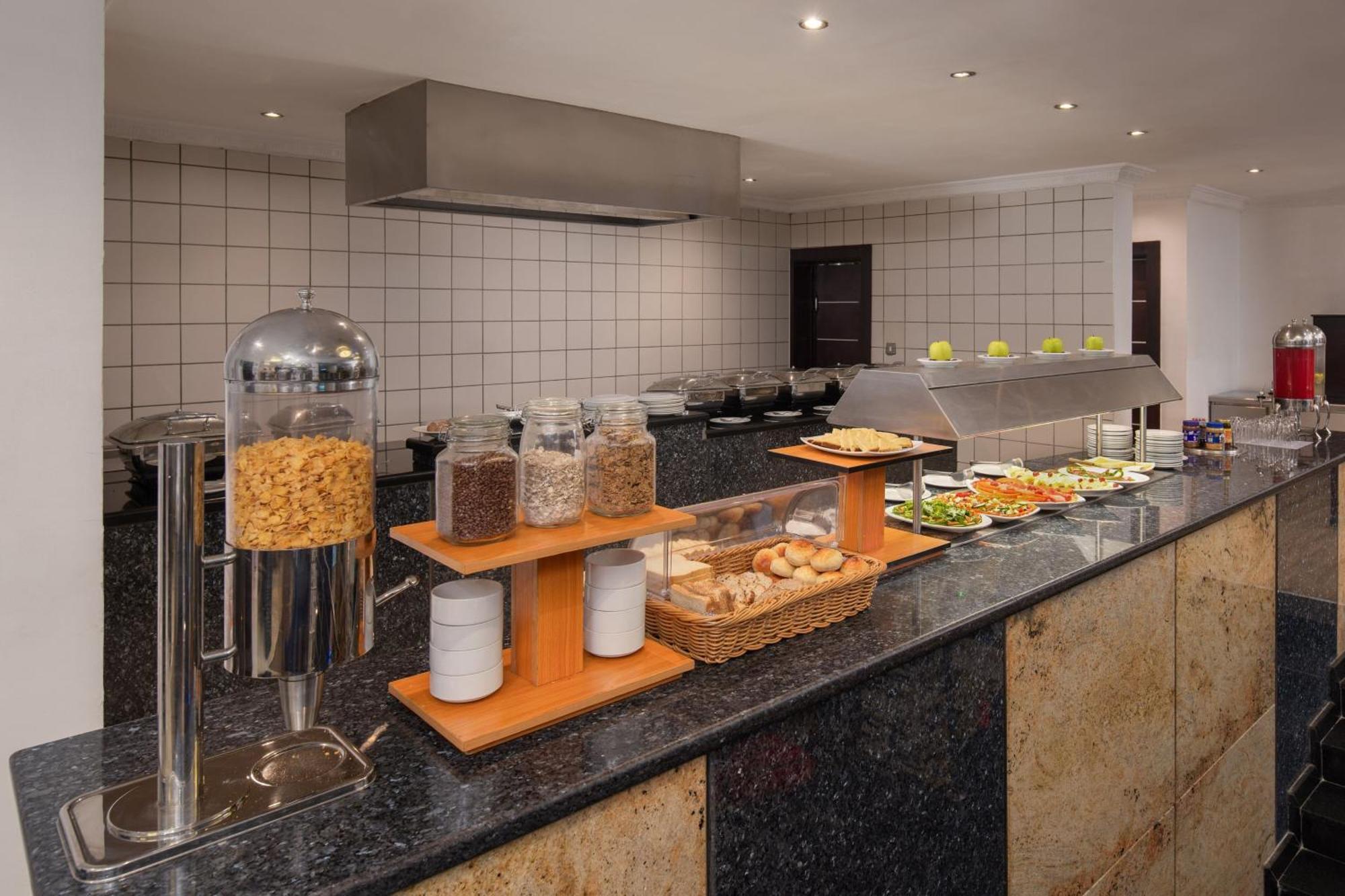 Protea Hotel By Marriott Lagos Kuramo Waters Exterior photo