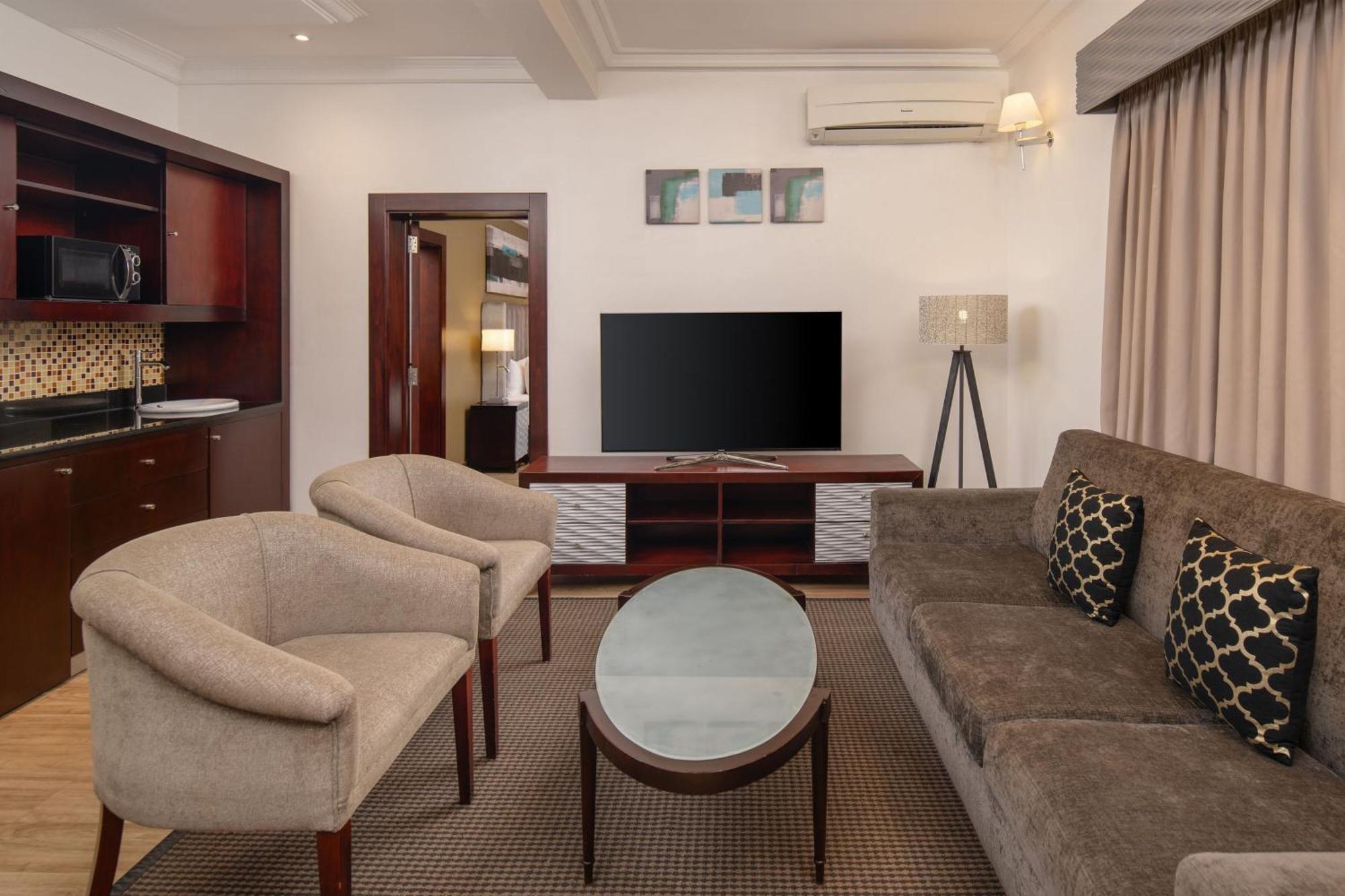 Protea Hotel By Marriott Lagos Kuramo Waters Exterior photo