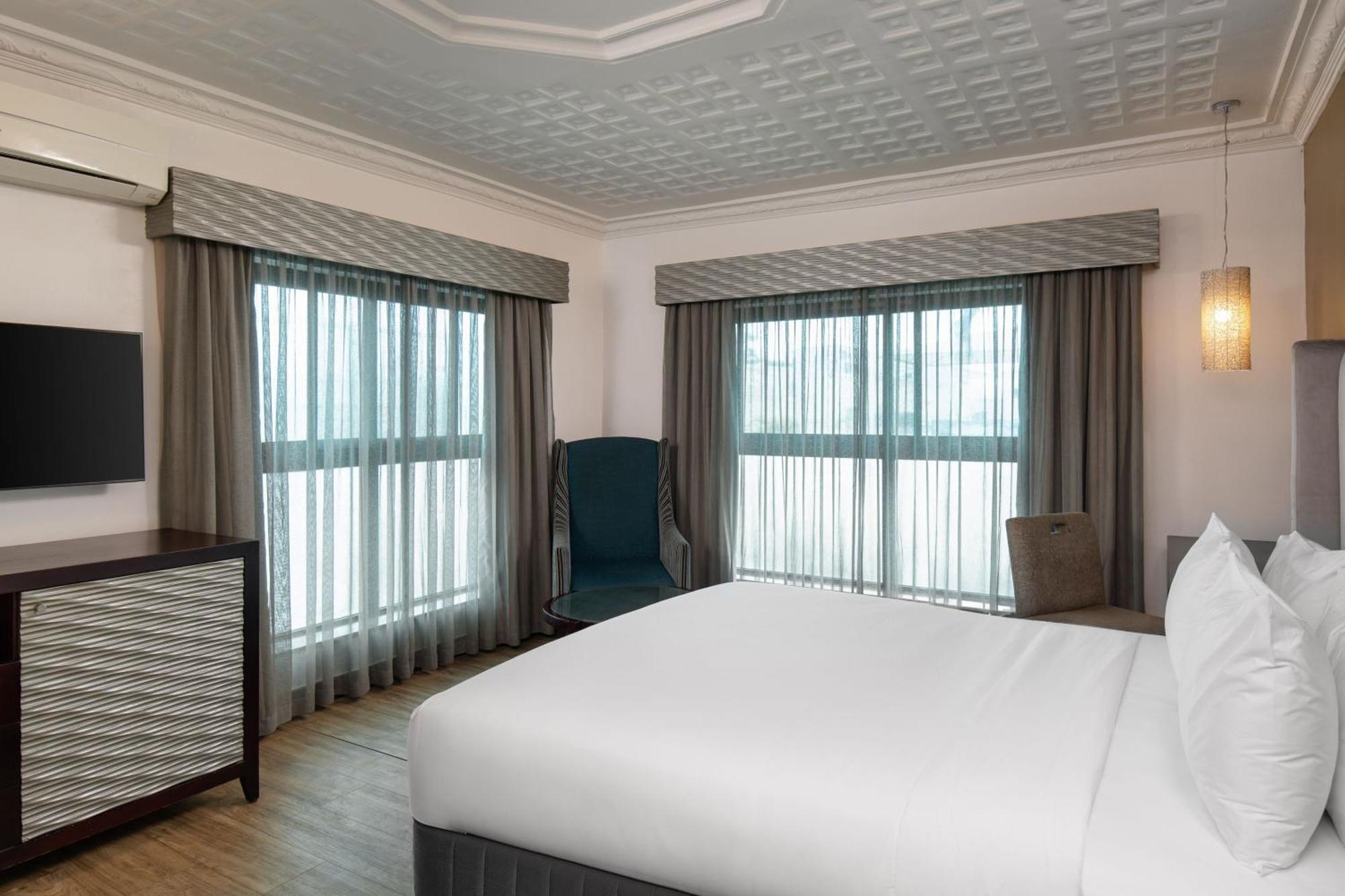 Protea Hotel By Marriott Lagos Kuramo Waters Exterior photo