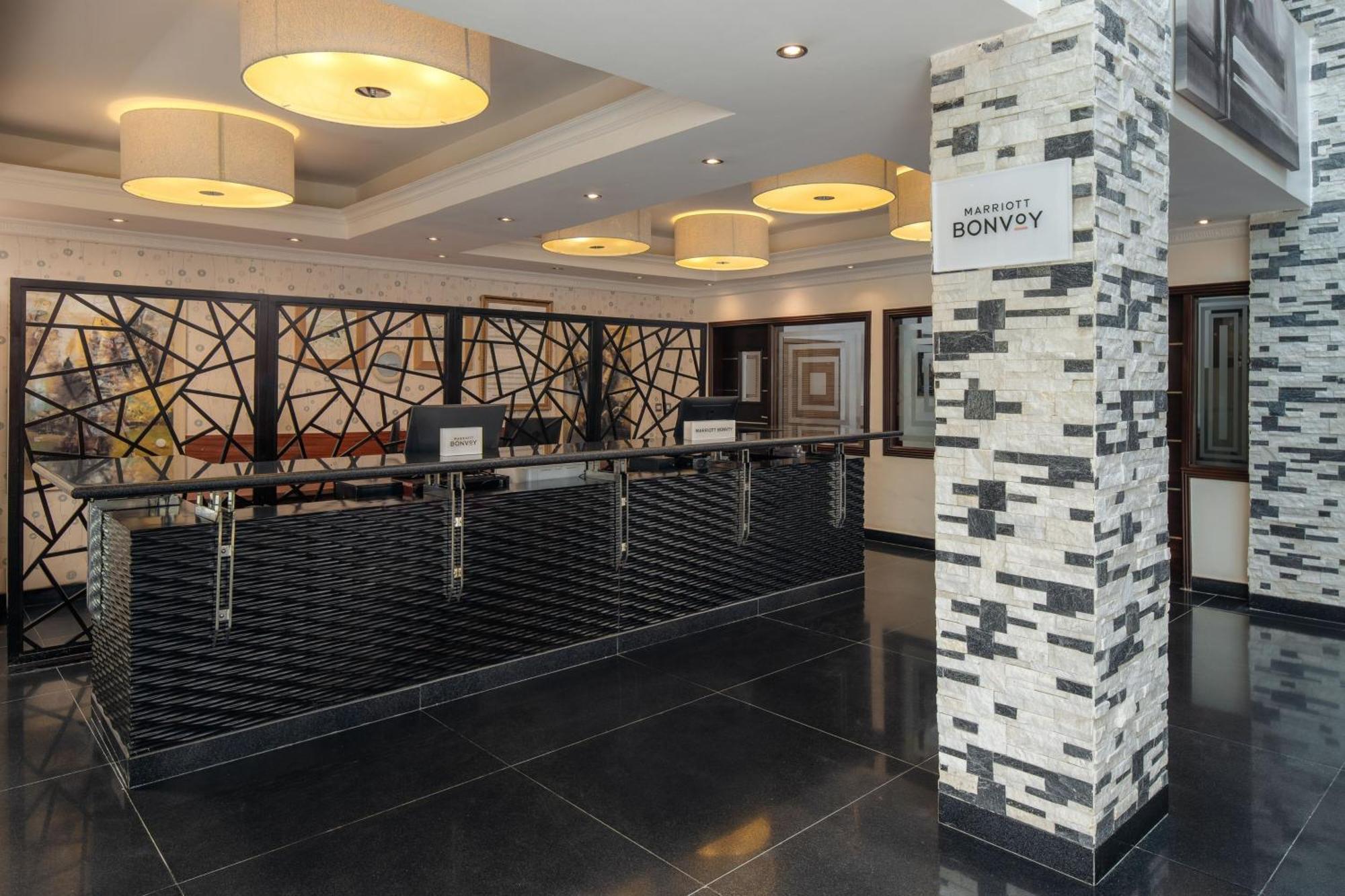 Protea Hotel By Marriott Lagos Kuramo Waters Exterior photo
