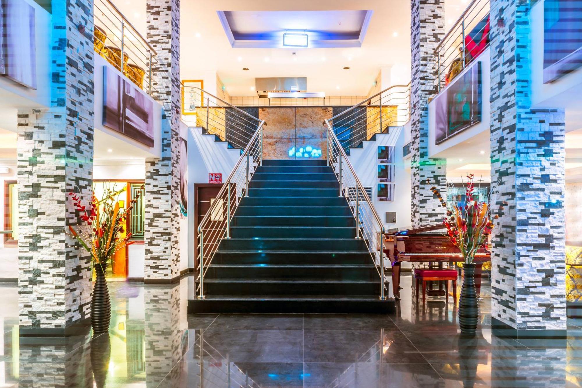 Protea Hotel By Marriott Lagos Kuramo Waters Exterior photo