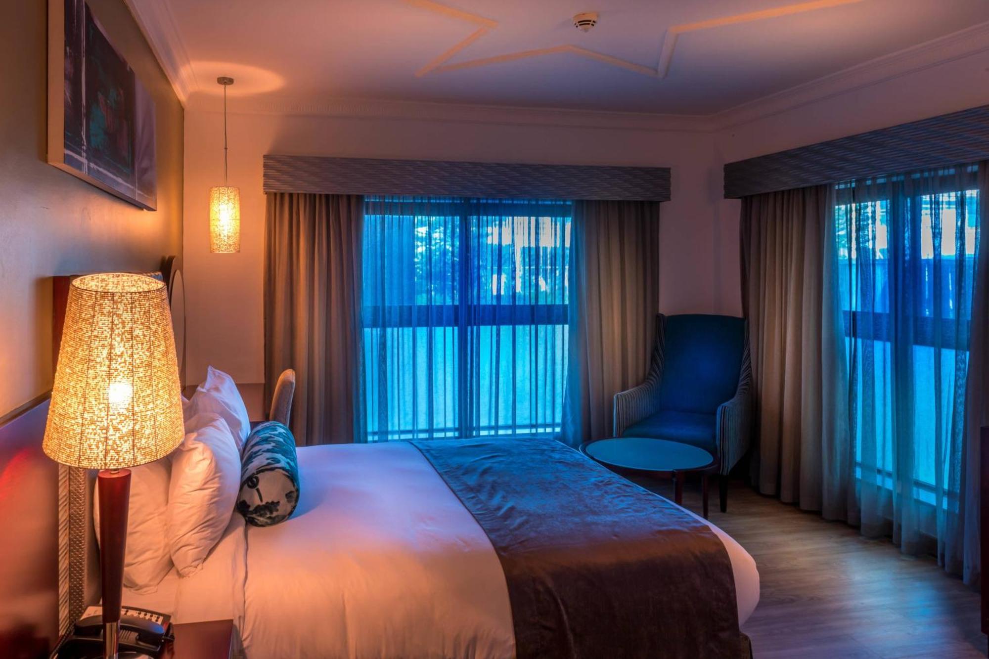 Protea Hotel By Marriott Lagos Kuramo Waters Exterior photo