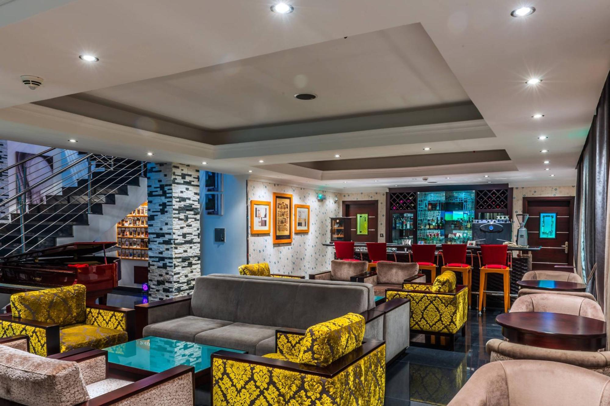 Protea Hotel By Marriott Lagos Kuramo Waters Exterior photo