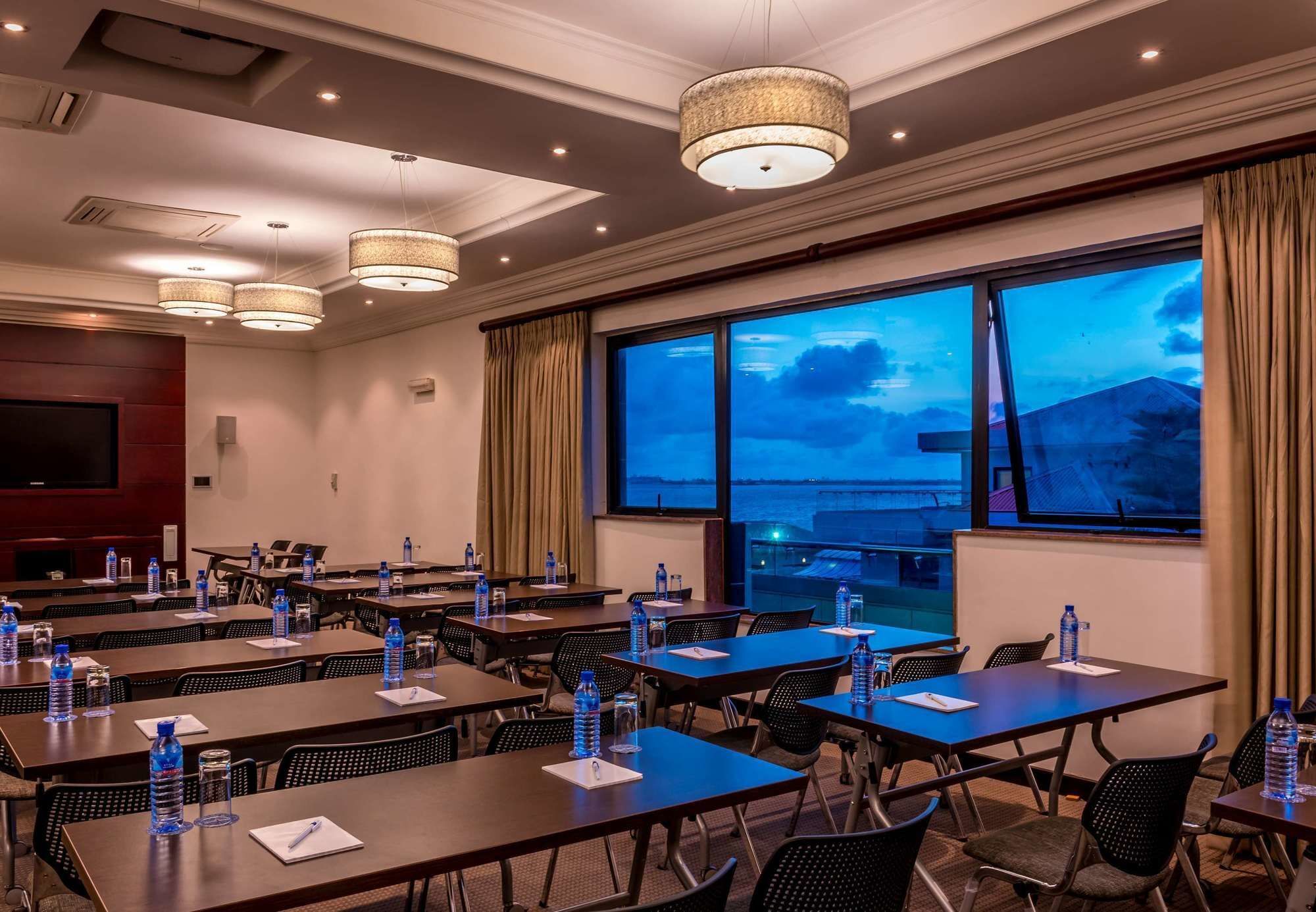 Protea Hotel By Marriott Lagos Kuramo Waters Exterior photo
